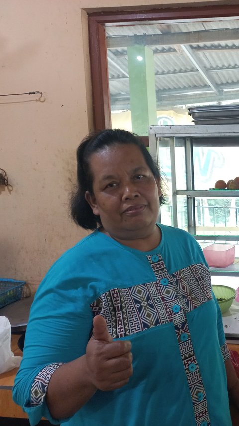 Warung Bu Warto: Rasa yang Menggigit Hati di Jantung Cilacap